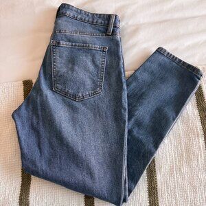 Old Navy High-Rise O.G. Straight Built- In warm Denim Jeans